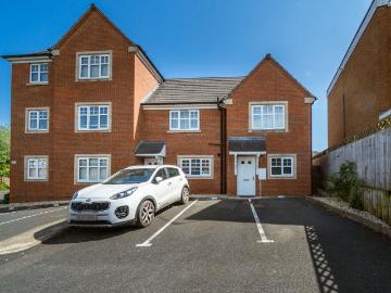 1 bedroom ground flat for sale
