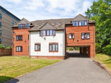 1 bedroom ground flat for sale