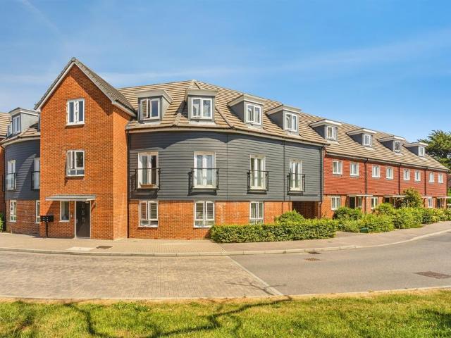 1 bedroom ground flat for sale