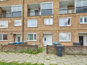 1 bedroom ground flat for sale