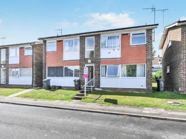 1 bedroom ground flat for sale