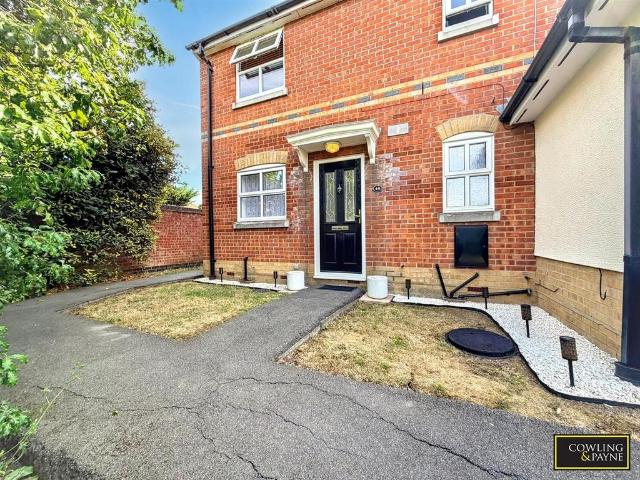 1 bedroom ground flat for sale