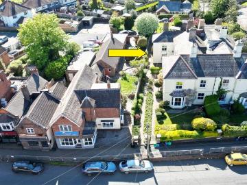 1 bedroom ground flat for sale