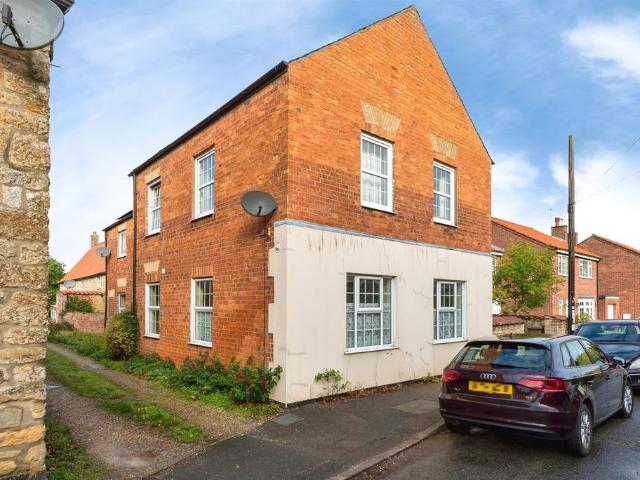 1 bedroom ground flat for sale