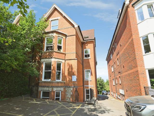 1 bedroom ground flat for sale