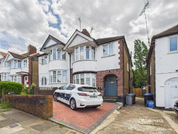 1 bedroom ground flat for sale