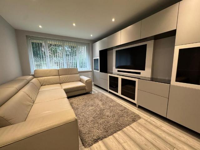 1 bedroom ground flat for sale