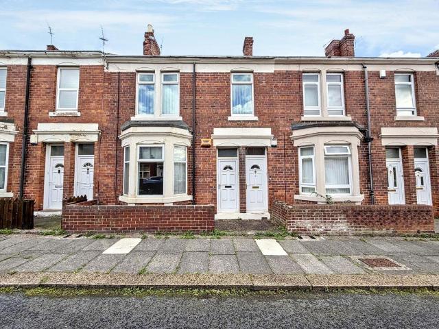 1 bedroom ground flat for sale