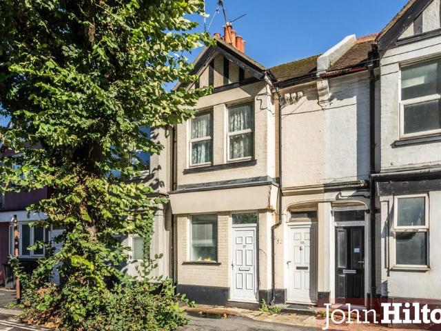 1 bedroom ground flat for sale