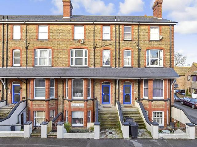 1 bedroom ground flat for sale