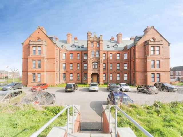 1 bedroom ground flat for sale