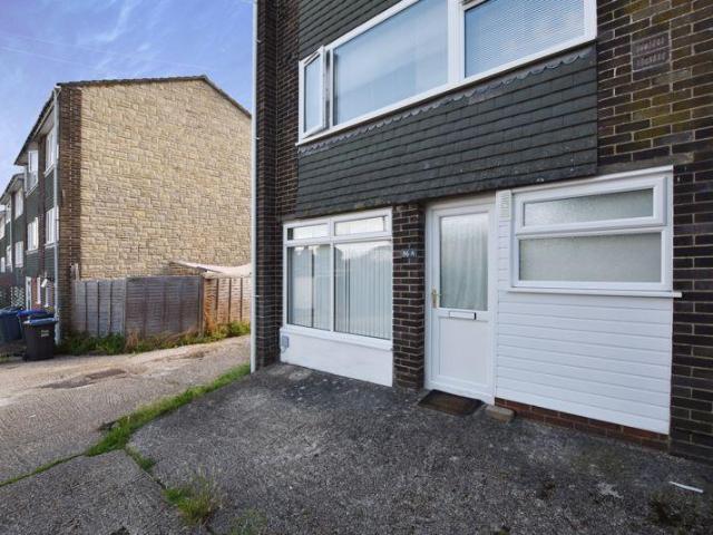 1 bedroom ground flat for sale