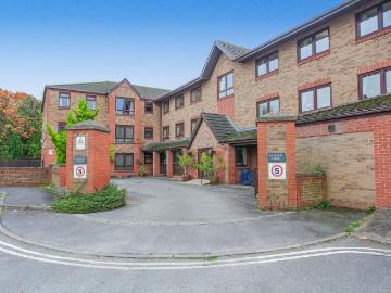 1 bedroom ground flat for sale