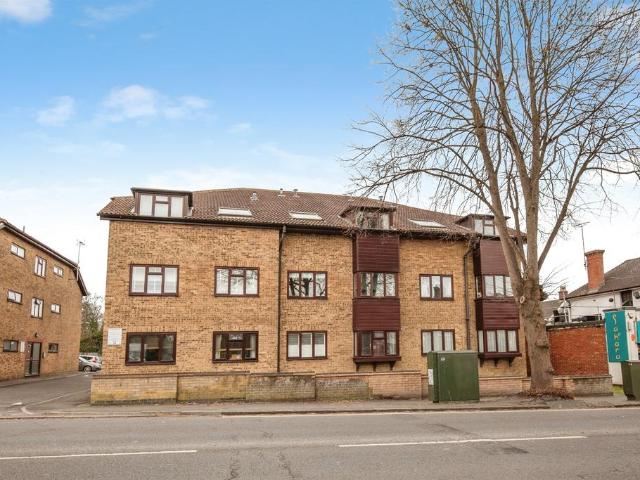 1 bedroom ground flat for sale