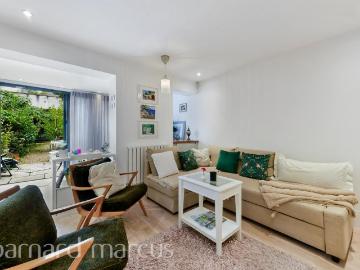 1 bedroom ground flat for sale