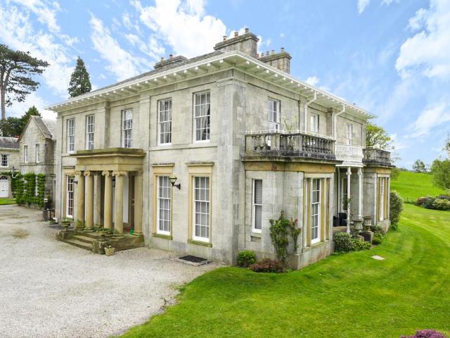 1 bedroom ground flat for sale