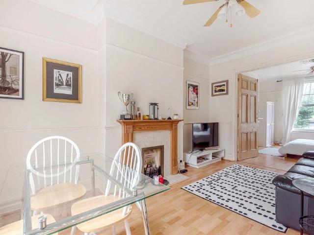 1 bedroom ground flat for sale