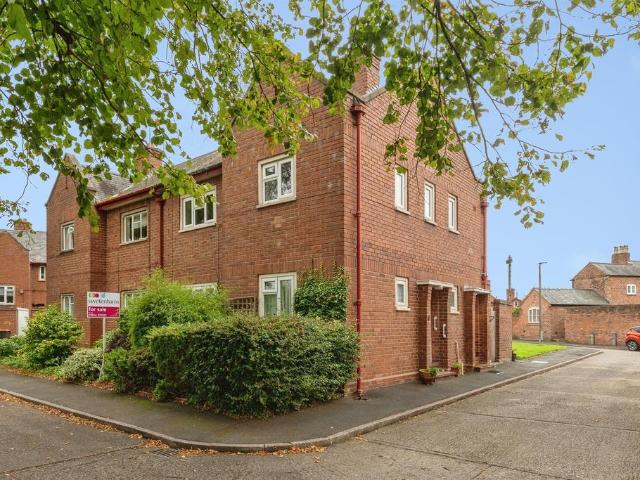 1 bedroom ground flat for sale