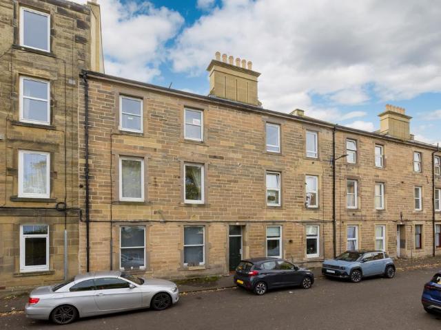 1 bedroom ground flat for sale
