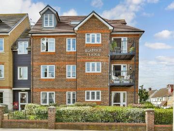 1 bedroom ground flat for sale