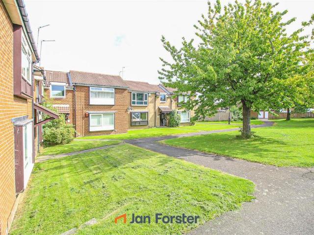 1 bedroom ground flat for sale