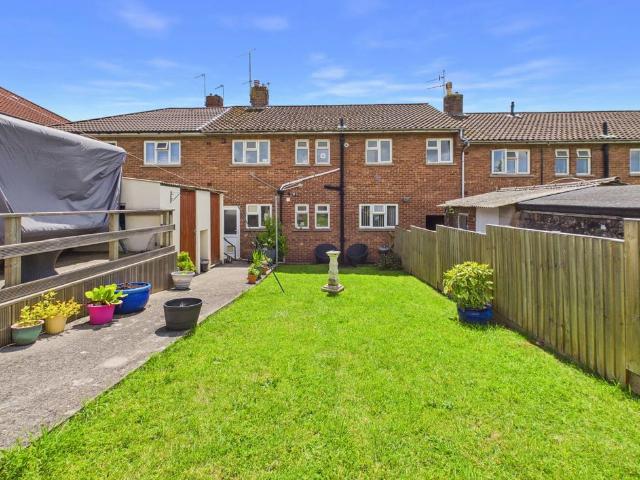 1 bedroom ground flat for sale