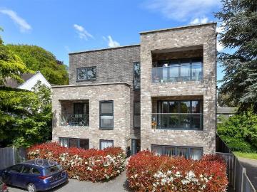 1 bedroom ground flat for sale