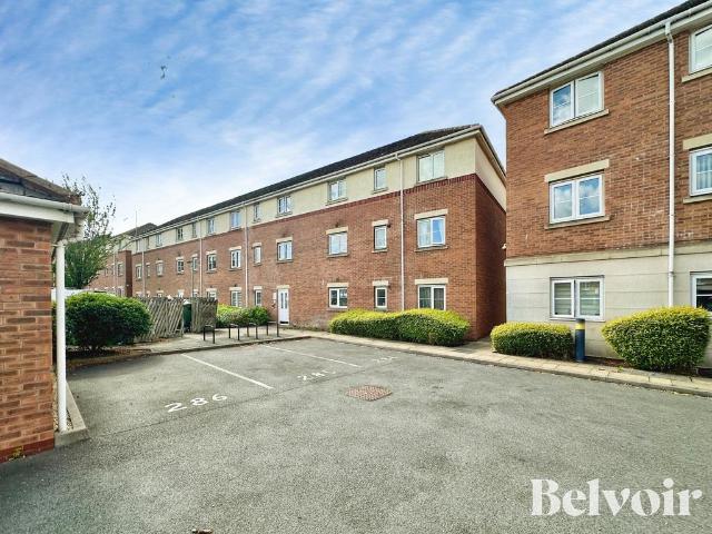 1 bedroom ground flat for sale