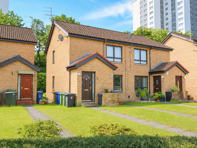 1 bedroom ground flat for sale