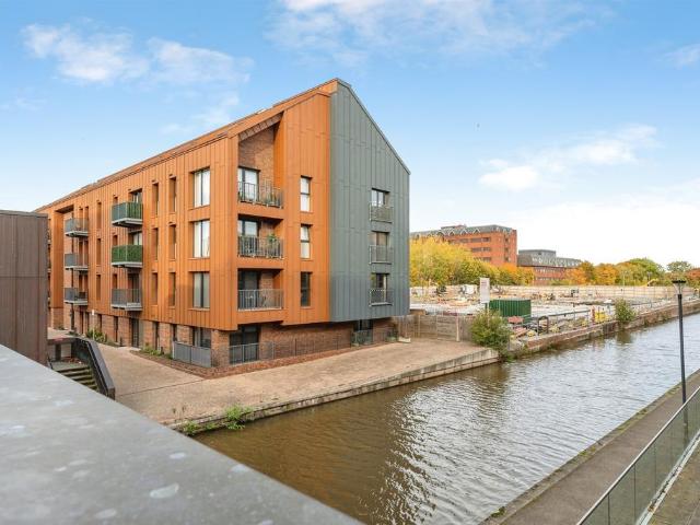1 bedroom ground flat for sale