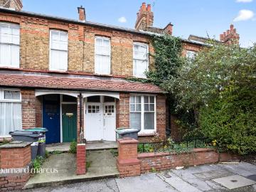 1 bedroom ground flat for sale