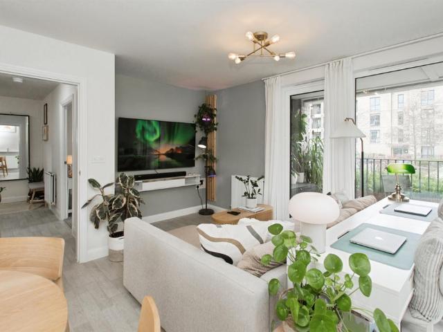 1 bedroom ground flat for sale
