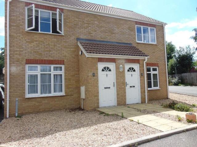 1 bedroom ground flat for sale