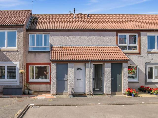 1 bedroom ground flat for sale