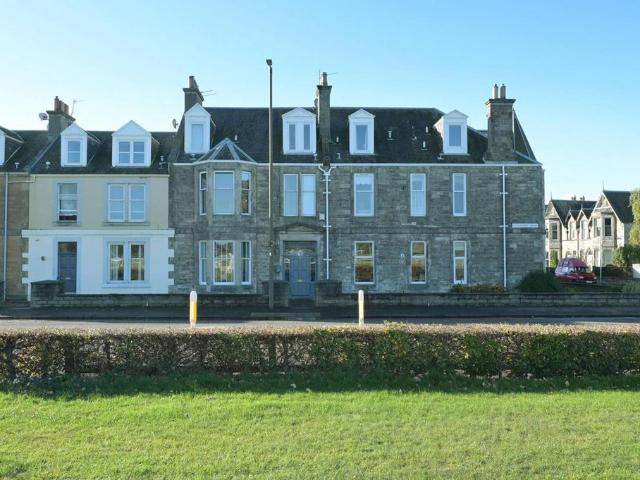 1 bedroom ground flat for sale