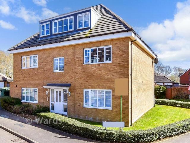 1 bedroom ground flat for sale