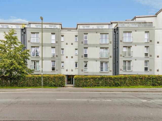 1 bedroom ground flat for sale