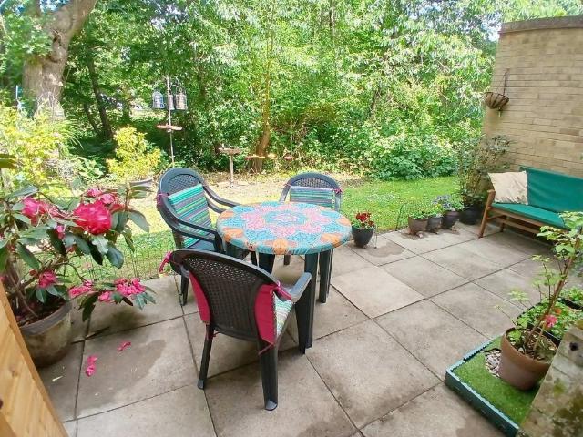 1 bedroom ground flat for sale