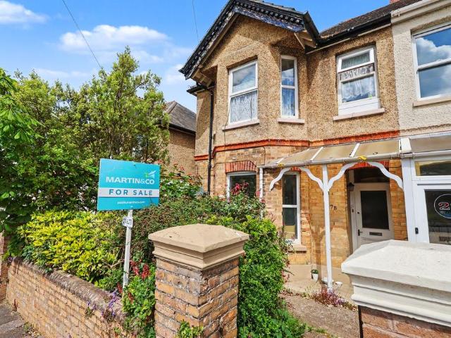 1 bedroom ground flat for sale
