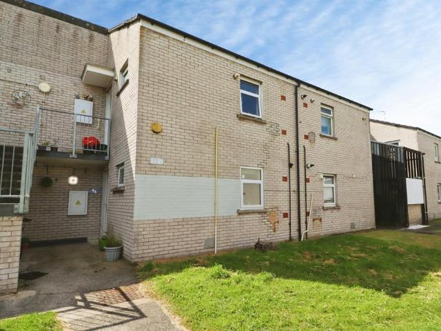 1 bedroom ground flat for sale