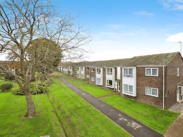 1 bedroom ground flat for sale