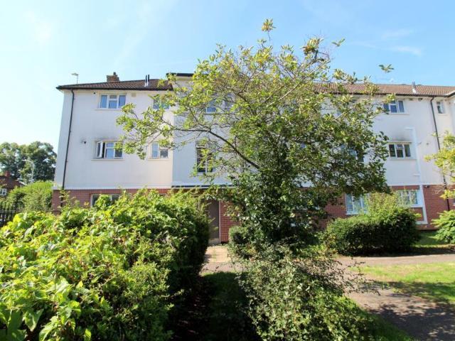 1 bedroom ground flat for sale