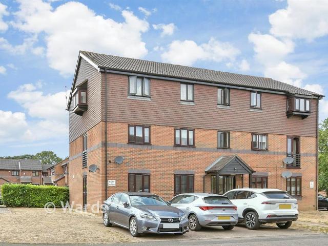 1 bedroom ground flat for sale