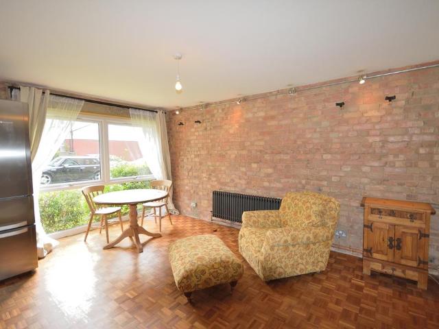 1 bedroom ground flat for sale