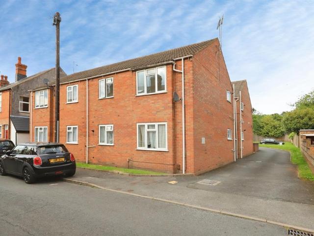 1 bedroom ground flat for sale