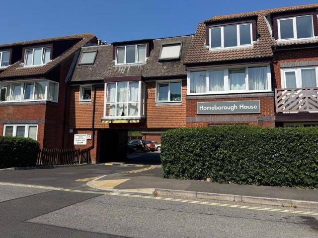 1 bedroom ground flat for sale