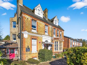 1 bedroom ground flat for sale