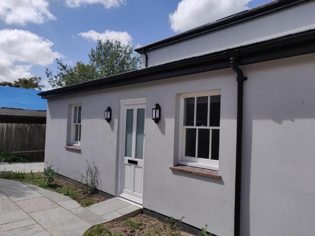 1 bedroom ground flat for sale