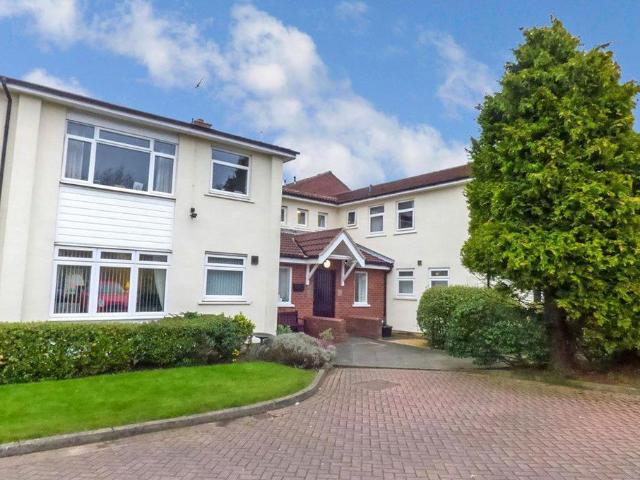 1 bedroom ground flat for sale