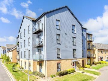 1 bedroom ground flat for sale